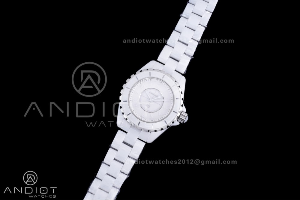 J12 33mm HTF 1:1 Best Edition White Korea Ceramic Cream Dial White Markers on Bracelet Swiss Quartz — photo 2