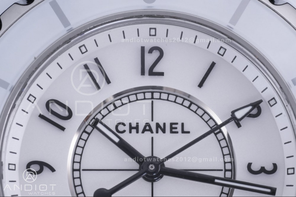 J12 33mm HTF 1:1 Best Edition White Korea Ceramic White Dial Black Markers on Bracelet Swiss Quartz — photo 3