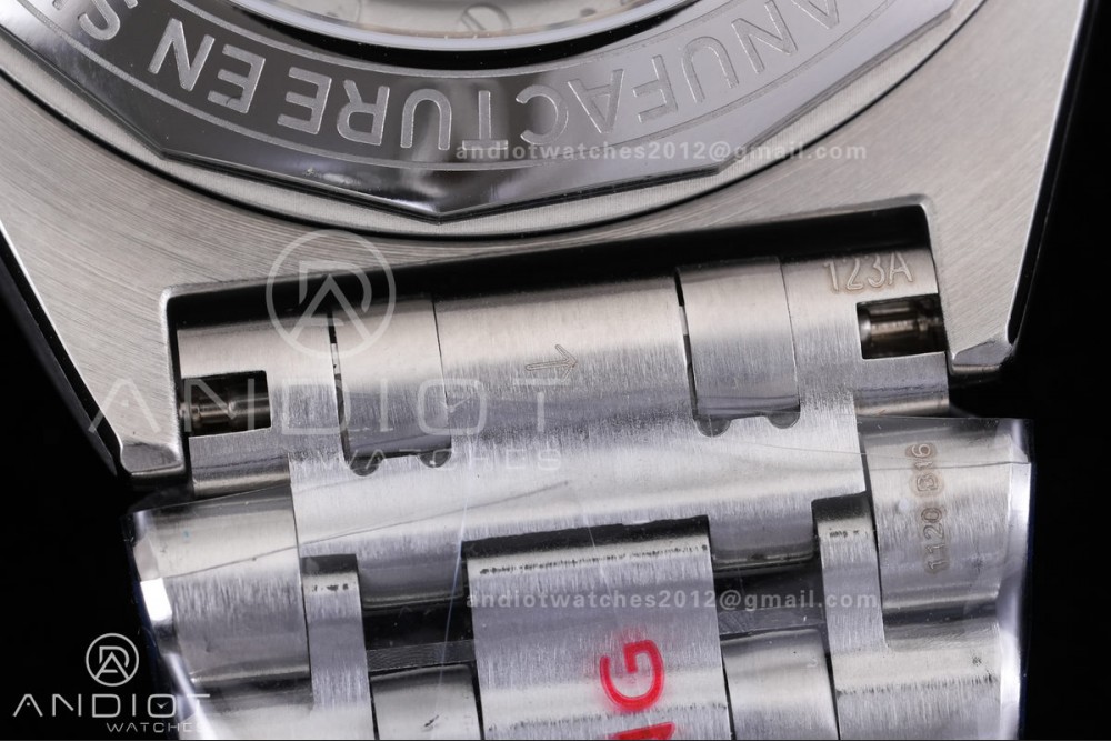 Super Chronomat B01 44 SS BLF 1:1 Best Edition Ice Blue Dial on SS Bracelet A7750 — photo 13